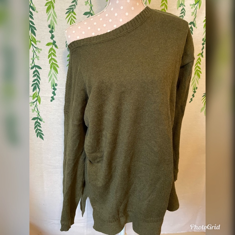 Size M Olive Green Old Navy Sweater A5